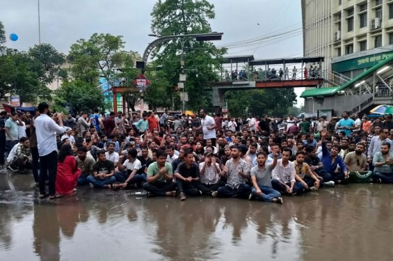 ‘ক্ষমতার মসনদ থেকে কীভাবে টেনে নামাতে হয় ছাত্রদল জানে’