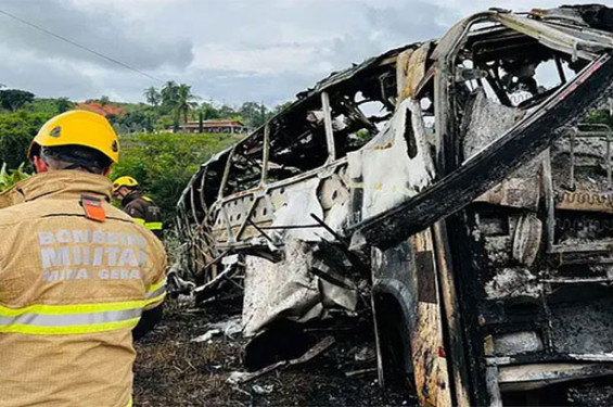ব্রাজিলে যাত্রীবাহী বাস ও ট্রাকের সংঘর্ষে অন্তত ৩৮ নিহত