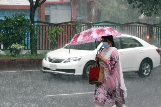 রাতে ঢাকাসহ ১০ জেলায় ঝড়ের আভাস, নদীবন্দরে সতর্কসংকেত
