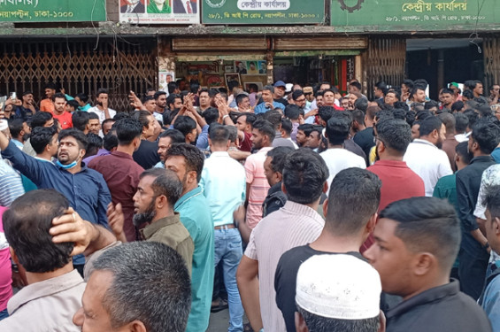 বিএনপির কেন্দ্রীয় কার্যালয়ে নেতাকর্মীদের সরব উপস্থিতি