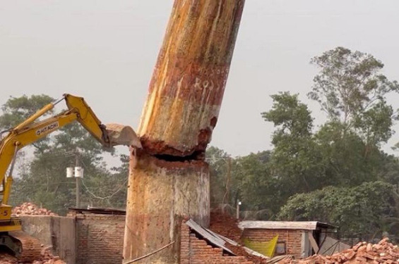 মুরাদনগরে অবৈধ ইটভাটা ভেঙে দিলো প্রশাসন