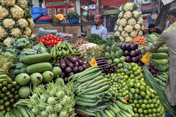 সবজির বাজারে স্বস্তি