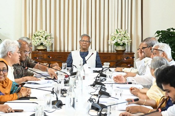 বিচার না হওয়া পর্যন্ত আওয়ামী লীগের সব কার্যক্রম নিষিদ্ধ: উপদেষ্টা পরিষদের সভায় সিদ্ধান্ত