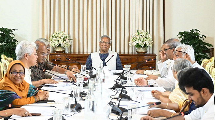 বিচার না হওয়া পর্যন্ত আওয়ামী লীগের সব কার্যক্রম নিষিদ্ধ: উপদেষ্টা পরিষদের সভায় সিদ্ধান্ত