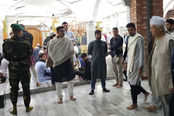 উপদেষ্টা হাসান আরিফের প্রথম জানাজায় প্রধান উপদেষ্টা, মেয়ে দেশে ফিরলে দাফন