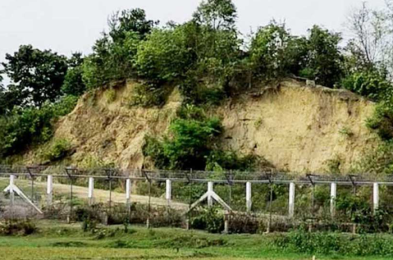 মিয়ানমারে বিস্ফোরণের শব্দে কাঁপছে বাংলাদেশ সীমান্ত