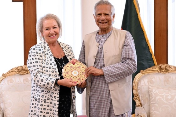 স্বাস্থ্যখাতের উন্নয়নে যুক্তরাজ্যের সহায়তা চাইলেন প্রধান উপদেষ্টা