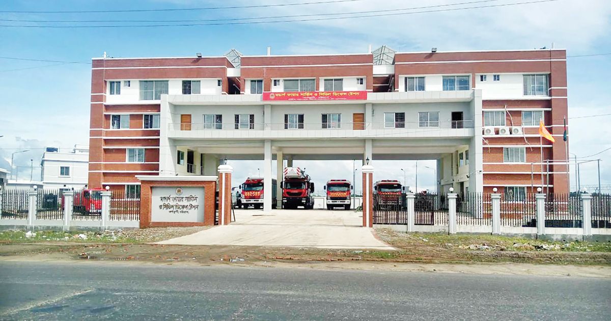 দুর্গাপূজায় সর্বোচ্চ সতর্কাবস্থায় দেশের ৫৩৮ ফায়ার স্টেশন