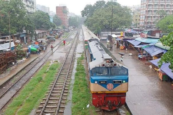 রেলের আয় বেড়েছে   ২২১ কোটি টাকা