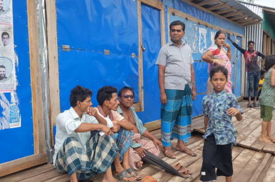 মহাবিপদ সংকেতেও আশ্রয়কেন্দ্রে যাচ্ছেন না উপকূলবাসী