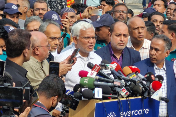 খালেদা জিয়া চিকিৎসা গ্রহণ করতে পারছেন, : ডা. জাহিদ