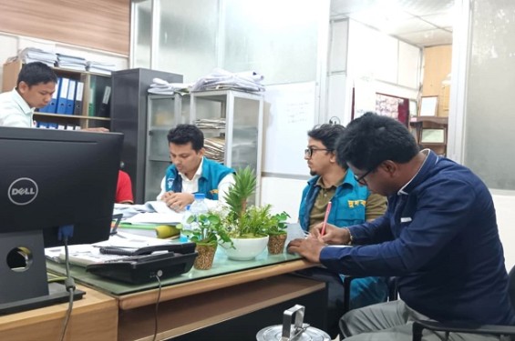লক্ষ্মীপুর বিআরটিএ কার্যালয়ে দুদকের অভিযান, মিলেছে বাড়তি টাকা আদায়ের সত্যতা