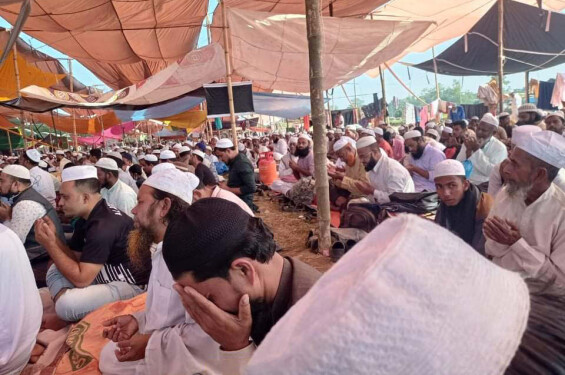 আখেরি মোনাজাতের দিয়ে শেষ হল ইজতেমা জোড়