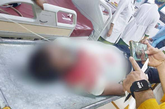ঢাকা কলেজ এলাকায় সংঘর্ষে যুবক নিহত