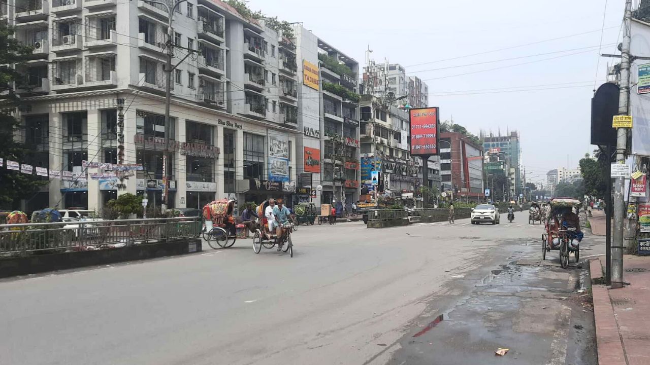 টানা ছুটিতে ফাঁকা রাজধানী ঢাকা