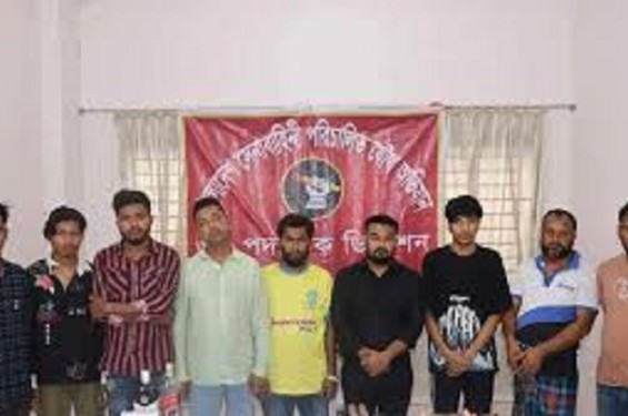 কুমিল্লায় যৌথবাহিনীর অভিযানে অবৈধ অস্ত্রসহ কিশোর গ্যাং সদস্য গ্রেফতার