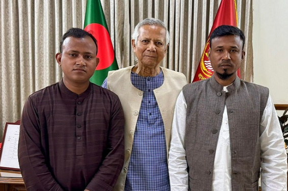 প্রধান উপদেষ্টার সঙ্গে সাক্ষাৎ করেছেন শহীদ আবু সাঈদের দুই ভাই
