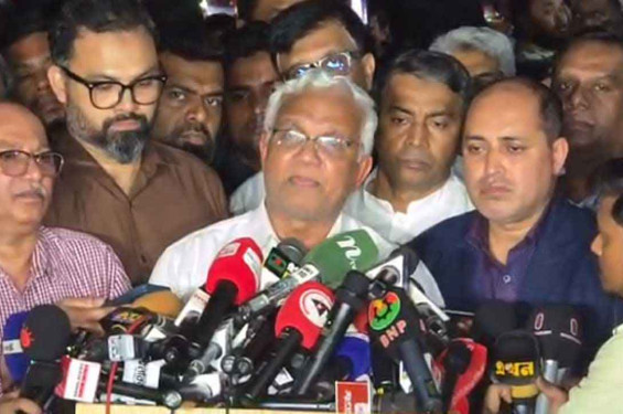 ৩ দিন ধরে একই অবস্থায় খালেদা জিয়া, এভারকেয়ারেই চিকিৎসা চলবে
