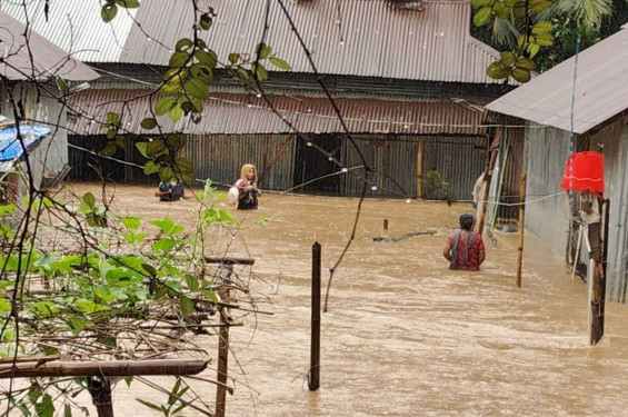 ভারি বৃষ্টির ফলে ৪ বিভাগে বন্যার শঙ্কা