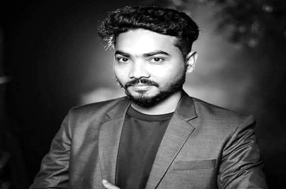 সড়কেই শুকাতে দিল সয়াবিন, মোটরসাইকেল পিছলে প্রাণ গেলো কৃষি কর্মকর্তার