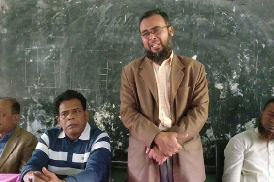 ফেনীতে ফেল করা ছাত্রদের ফরম ফিলাপ করতে না দেওয়ায় দুই শিক্ষককে মারধর
