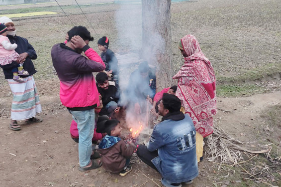 গাইবান্ধায় তীব্র শীতে বিপর্যস্ত জনজীবন