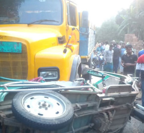 কালিয়াকৈরে অটোরিকশা ও ট্রাকের মুখোমুখি সংঘর্ষ, নিহত ২