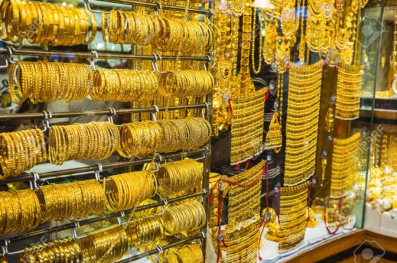 সোনার ভরি ২ লাখ ১০ হাজার টাকা ছাড়াল