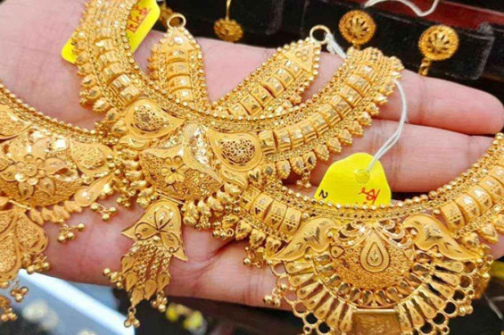 ভরিতে সোনার গহনার দাম বাড়লো ২২১৬ টাকা