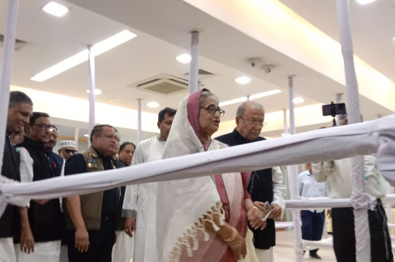আ.লীগের মনোনয়ন ফরম বিক্রি শুরু, প্রথমটি শেখ হাসিনার