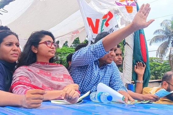 সরকারকে জিম্মি করলে ভালো হবে না— সচিবালয়ে আন্দোলনকারীদের হাসনাত