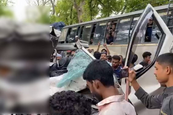 গোপালগঞ্জে বাস-মাইক্রোবাস সংঘর্ষ, নিহত ৫