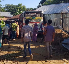 গাজীপুরে বসতঘরে যাত্রীবাহী বাস, ঘুমন্ত বৃদ্ধা নিহত