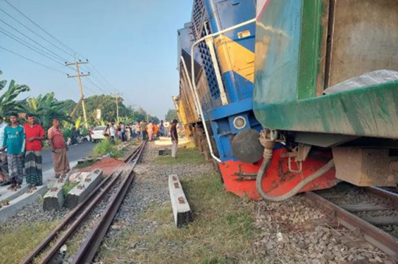 রেলপথে ১৫ বছরে ১৩৩৪ দুর্ঘটনা : রেলমন্ত্রী