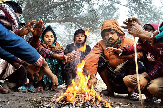 শৈত্যপ্রবাহের দাপটে কাঁপছে দেশ