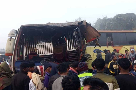 সিলেটে তিন বাসের সংঘর্ষ, ঝরল ২ প্রাণ