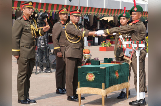 বাংলাদেশ মিলিটারি একাডেমিতে রাষ্ট্রপতি কুচকাওয়াজে সেনাপ্রধান