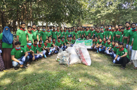 গ্রীন ভয়েস এর উদ্যোগে ইবিতে পরিস্কার-পরিচ্ছন্নতা কর্মসূচি