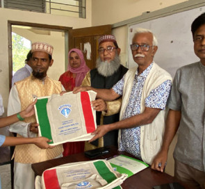 নবীনগরে দুদকের উদ্যোগে শিক্ষা উপকরণ বিতরণ