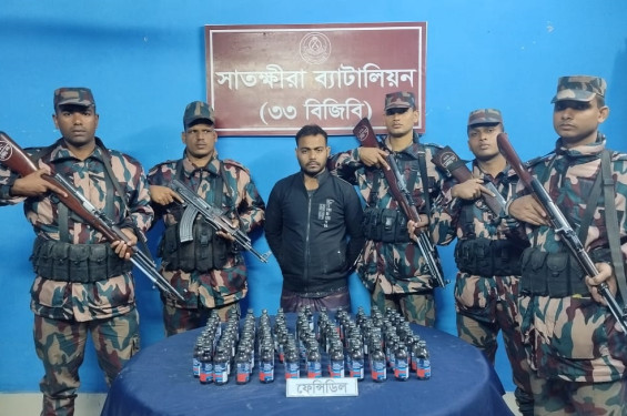 সাতক্ষীরায় ১০০ বোতল ফেন্সিডিলসহ ভারতীয় নাগরিক আটক