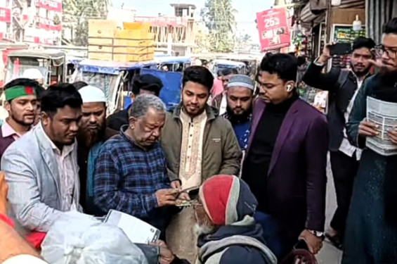 লক্ষ্মীপুরে জুলাই ঘোষণাপত্রের পক্ষে জনমত তৈরিতে লিফলেট বিতরণ