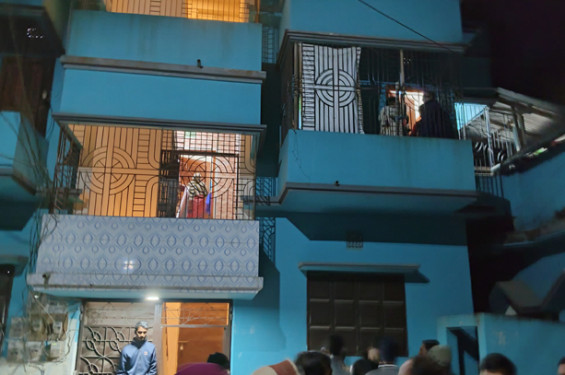 পটুয়াখালীতে জুয়েলার্স মালিকের বাসায় ডাকাতি, ৬০ ভরি স্বর্ণালঙ্কার’সহ টাকা লুট