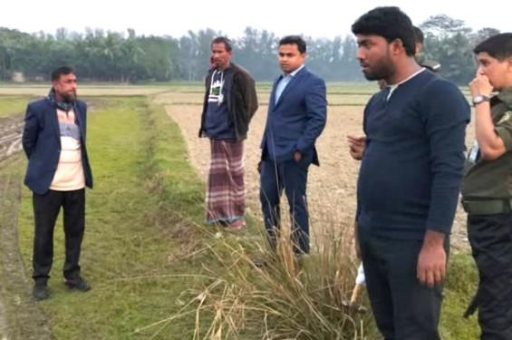 লক্ষ্মীপুরে ফসলি জমির উর্বর মাটি কেটে বিক্রি করায় জরিমানা