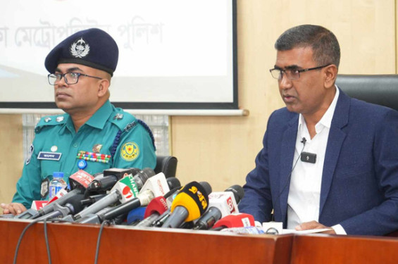 সীমান্ত সম্ভারের ৫০ ভরি স্বর্নসহ তিনজন গ্রেপ্তার