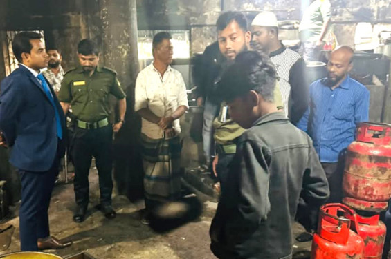 অস্বাস্থ্যকর পরিবেশে খাবার পরিবেশন, দুই প্রতিষ্ঠানকে জরিমানা