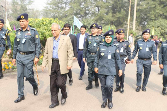 ‘জেল পলাতক জঙ্গি ও শীর্ষ সন্ত্রাসীসহ ৭০০ জন আসামিকে এখনো ধরা যায়নি’