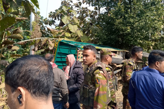 সাজেক যাওয়ার পথে সড়ক দুর্ঘটনায় ৮ পর্যটক আহত