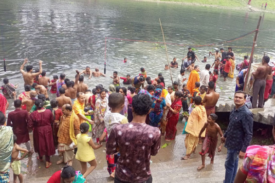 ফরিদপুরে শত বছরের পূণ্যস্নানে ঢল পূণ্যার্থীদের