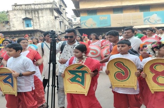 ব্যাপক উৎসাহ উদ্দীপনার   মধ্য দিয়ে সাতক্ষীরায়   বাংলা নববর্ষের শুভ উদ্বোধন ঘোষণা করলেন জেলা প্রশাসক