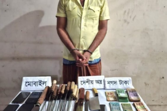 নবীনগরে দেশীয় অস্ত্রসহ যুবলীগ নেতা গ্রেপ্তার